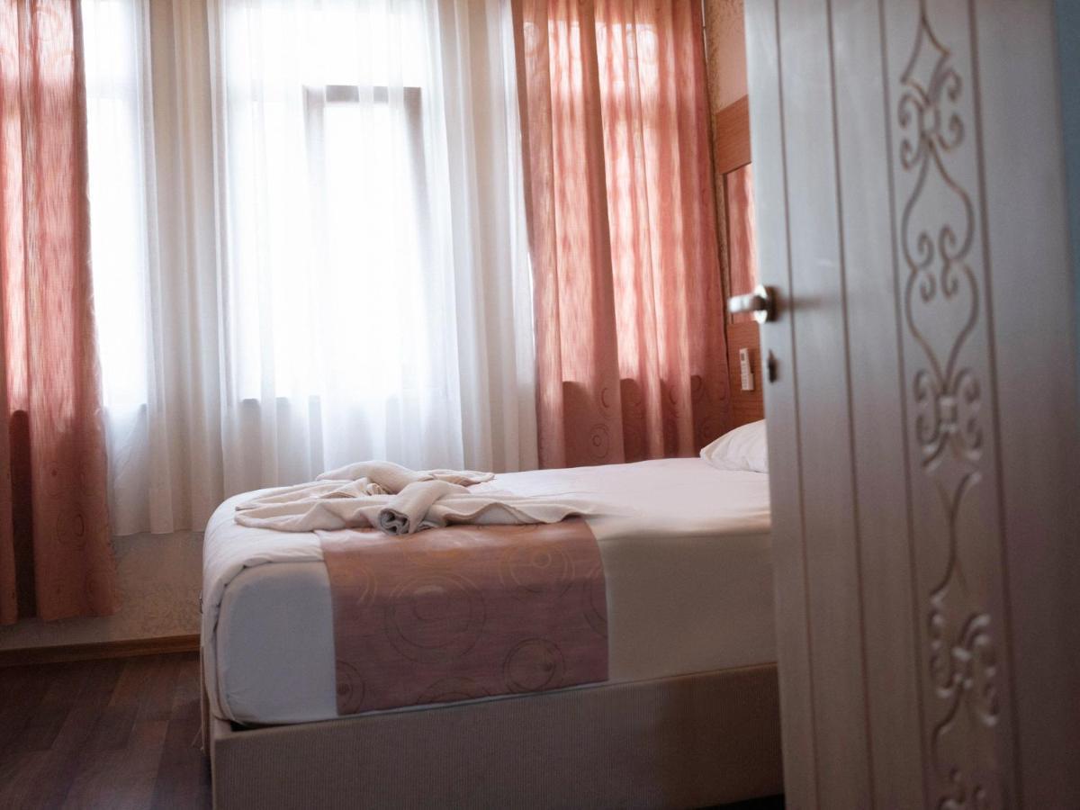 ホテル メガロン イスタンブール エクステリア 写真